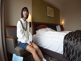 夏休み日焼けあとが残る雪乃ちゃんとごっくんプール教室　サンプル画像05